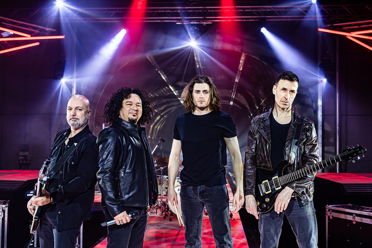 Thunderstruck 01